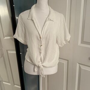 Kirious White Button-Up - size larger